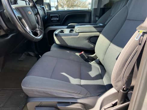 Used 2018 Chevrolet Silverado 1500 LT image 10