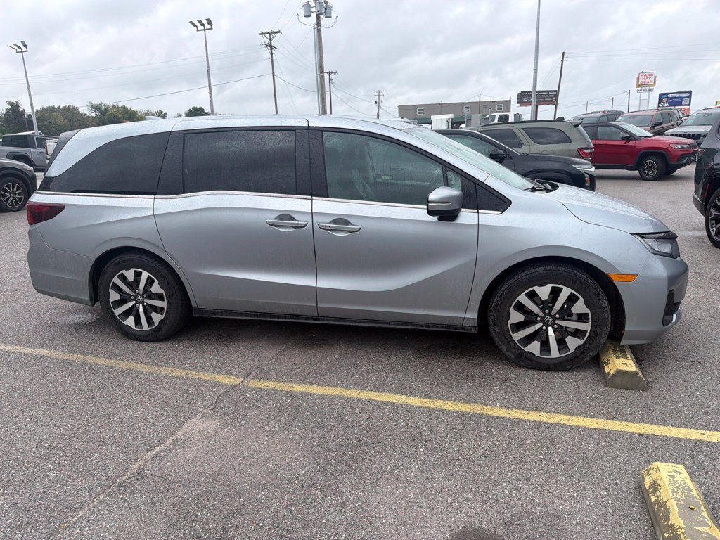Used 2025 Honda Odyssey EX-L image 5