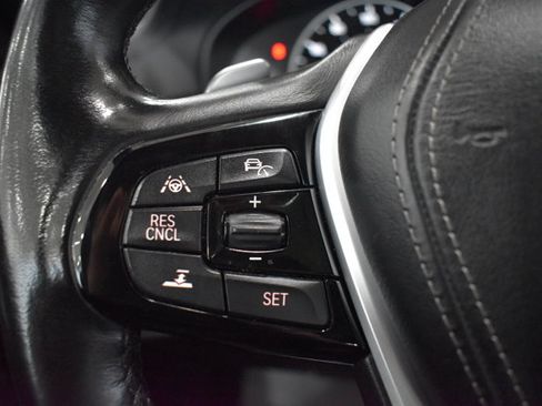 Used 2018 BMW 530e xDrive AWD/4WD image 19