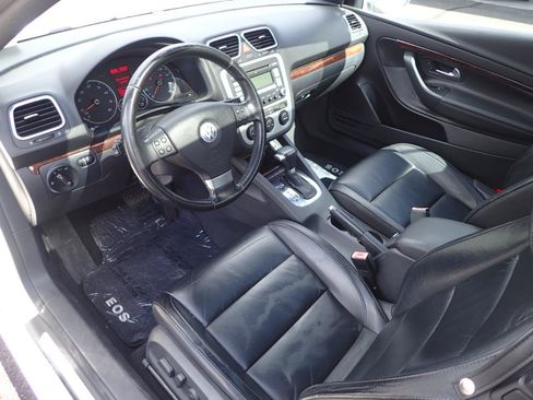 Used 2009 Volkswagen Eos Lux FWD image 16