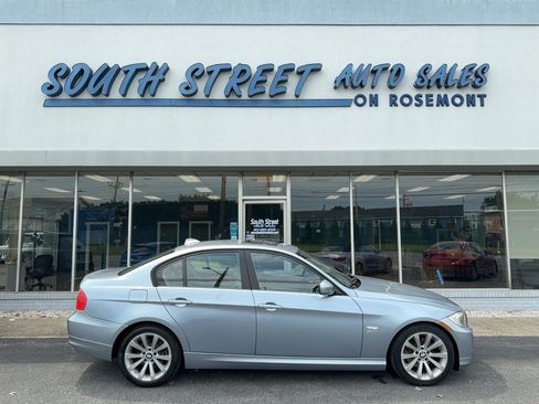 Used 2011 BMW 328i xDrive Sedan AWD/4WD image 1