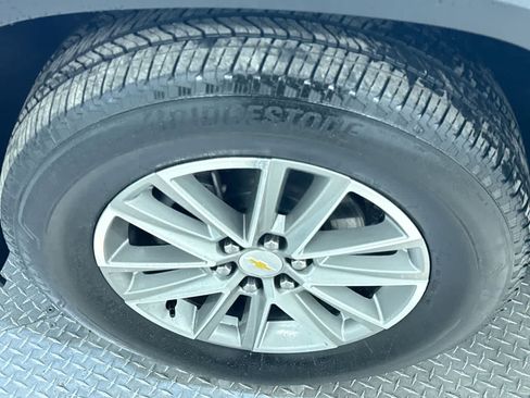 Used 2023 Chevrolet Traverse LT image 10