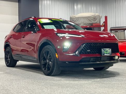 Certified 2025 Buick Envision Sport Touring image 7