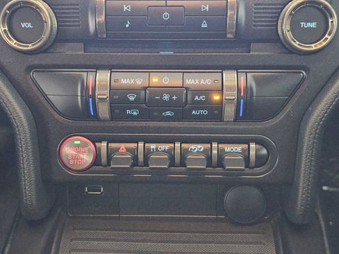 Used 2020 Ford Mustang Shelby GT500 w/ Technology Package image 31