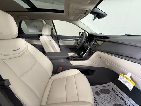 New 2025 Cadillac XT5 Premium Luxury image 35