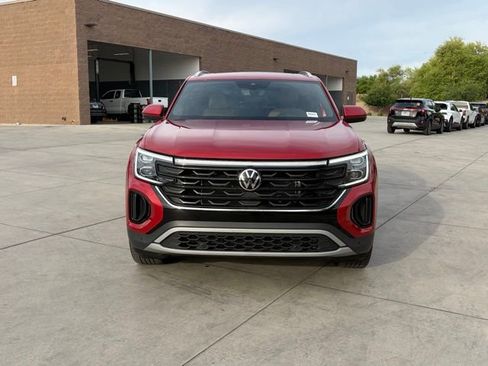 Used 2024 Volkswagen Atlas Cross Sport SE image 5