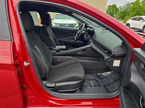 New 2025 Hyundai Elantra SEL image 24