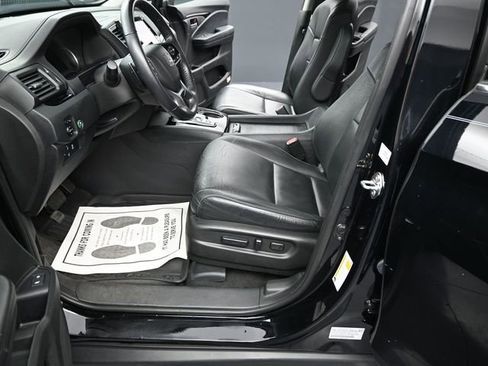Used 2020 Honda Pilot Touring image 14