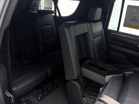 Used 2021 Chevrolet Suburban LT AWD/4WD image 17