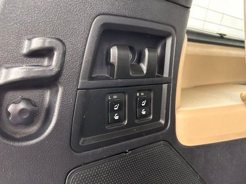 Used 2013 Toyota Sequoia Platinum image 67