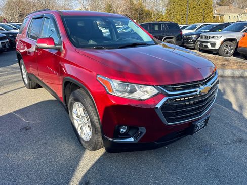 Used 2021 Chevrolet Traverse LT image 8