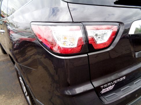 Used 2017 Chevrolet Traverse LT image 12
