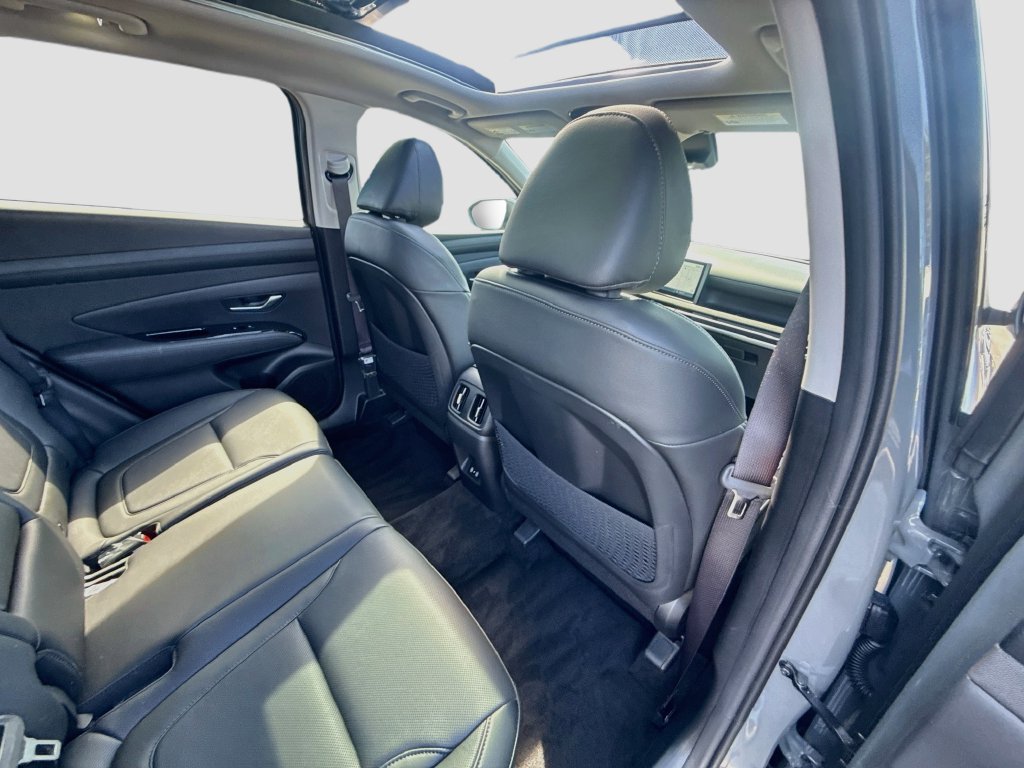 Used 2025 Hyundai Tucson Limited AWD/4WD image 33
