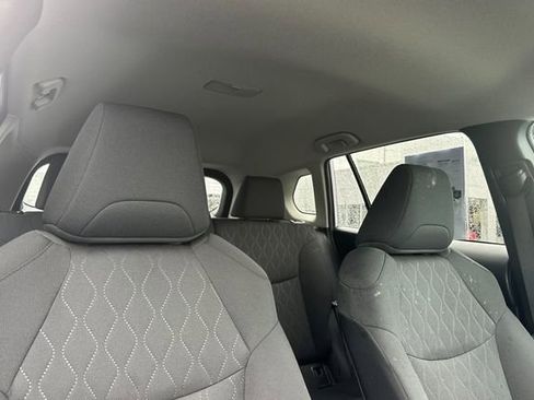 Used 2025 Toyota Corolla Cross LE image 19