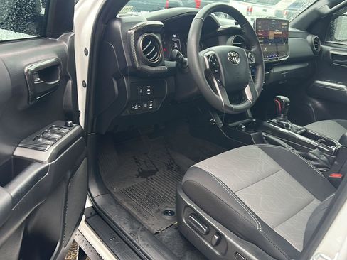 Used 2023 Toyota Tacoma TRD Off-Road w/ Technology Package image 16