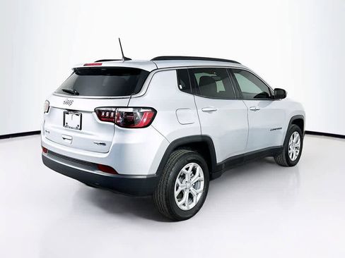 Used 2024 Jeep Compass Latitude image 25