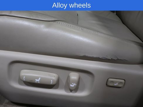 Used 2005 Toyota Avalon XLS image 12