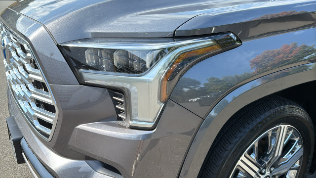 Used 2024 Toyota Sequoia Capstone AWD/4WD image 7