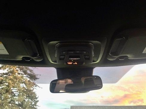 Used 2024 Toyota Corolla SE w/ SE Premium Package image 17