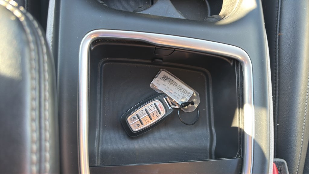 Used 2024 Chrysler Pacifica Touring-L FWD image 22