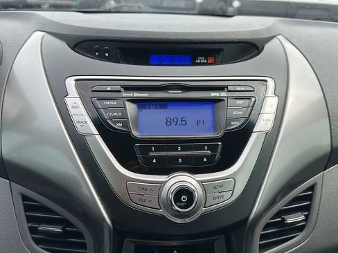 Used 2013 Hyundai Elantra image 18