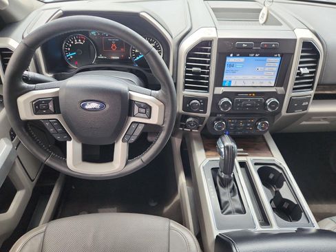 Used 2018 Ford F150 Lariat RWD image 11