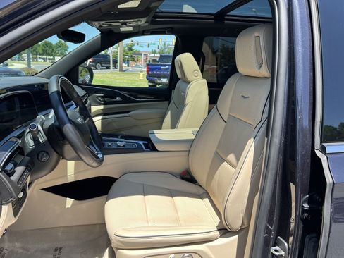 Used 2023 Cadillac Escalade Premium Luxury w/ Performance Package AWD/4WD image 13