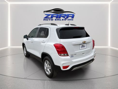 Used 2022 Chevrolet Trax LT w/ LT Convenience Package AWD/4WD image 5