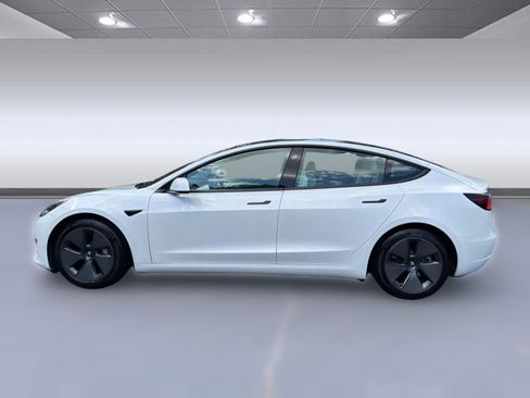 Used 2021 Tesla Model 3 Standard Range Plus RWD image 2