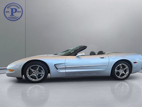 Used 2003 Chevrolet Corvette Convertible w/ Preferred Equipment Group1 RWD image 5