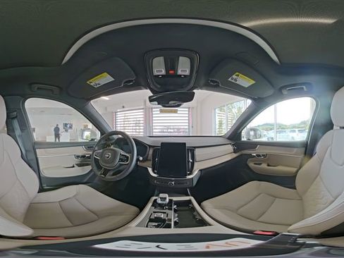 Certified 2026 Volvo XC90 B6 Core AWD/4WD image 9