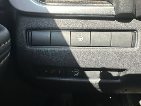 Used 2023 Nissan Rogue SV AWD/4WD image 39