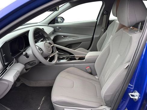 Certified 2023 Hyundai Elantra Blue image 9