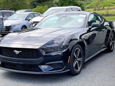 Used 2025 Ford Mustang Premium RWD image 2