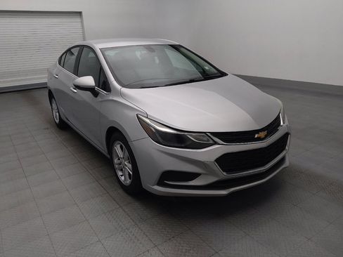 Used 2018 Chevrolet Cruze LT w/ LT Fleet Convenience Package FWD image 13