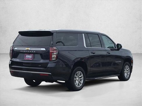 Used 2024 Chevrolet Suburban LT RWD image 5