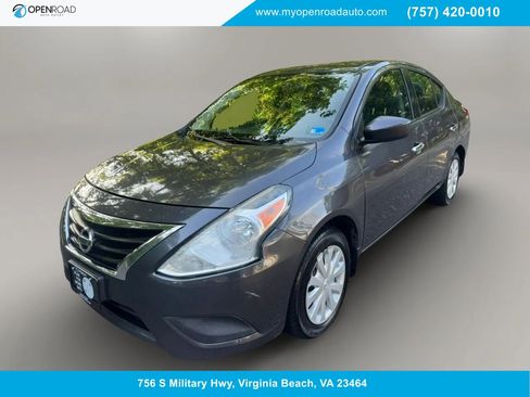 Used 2015 Nissan Versa SV FWD image 1