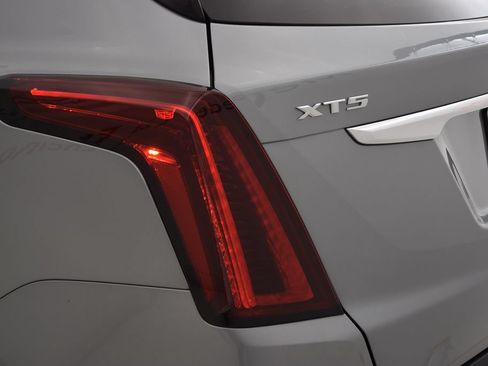 Used 2025 Cadillac XT5 Luxury FWD image 12