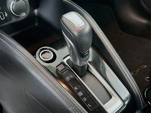 Used 2020 Nissan Kicks SR image 16