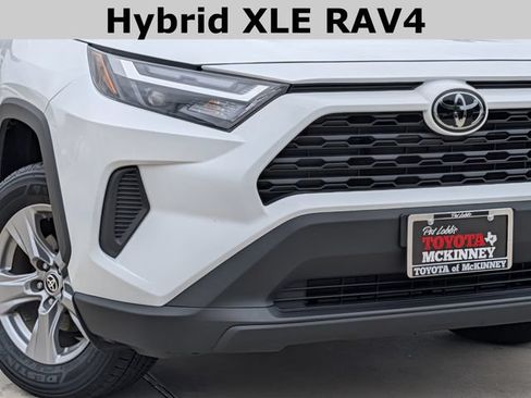 Used 2025 Toyota RAV4 XLE w/ Convenience Package AWD/4WD image 3