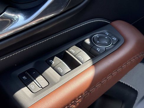 Certified 2023 GMC Yukon Denali Ultimate image 13