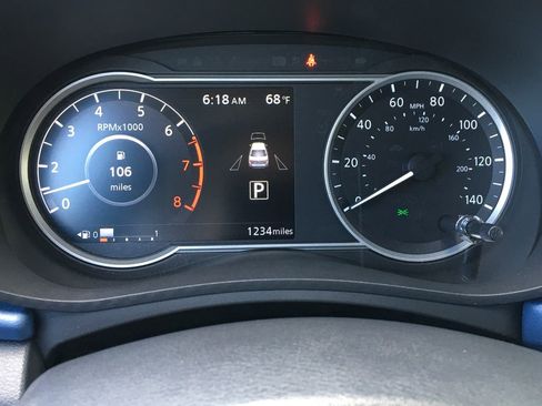 Used 2025 Nissan Versa SV w/ Trunk Package FWD image 2