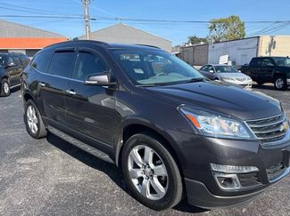 Used 2017 Chevrolet Traverse LT w/ Traveler's Package FWD video 2