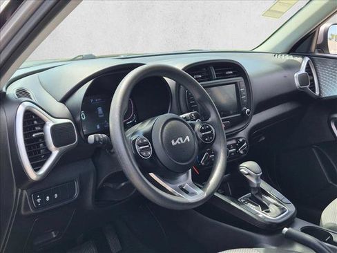 Used 2024 Kia Soul LX w/ Option Group 015 FWD image 10