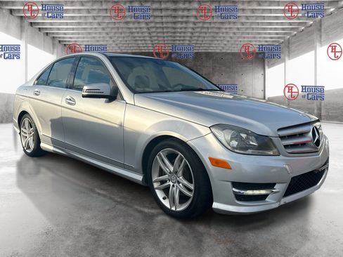 Used 2012 Mercedes-Benz C 300 4MATIC Sedan image 3