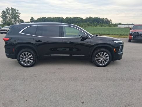 Used 2026 Buick Enclave Preferred w/ LPO, Floor Liner Package AWD/4WD image 4