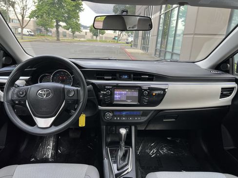 Used 2016 Toyota Corolla LE FWD image 14