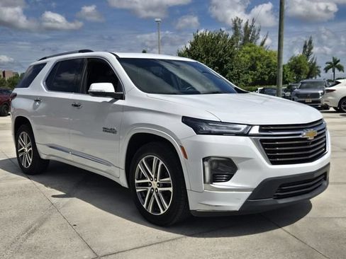 Used 2023 Chevrolet Traverse High Country FWD image 9