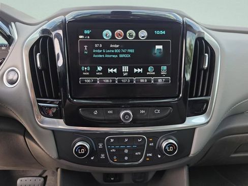 Used 2019 Chevrolet Traverse LT FWD image 25