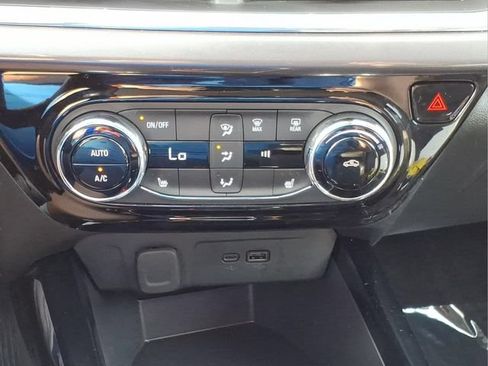 Used 2025 Chevrolet Trax ACTIV w/ Driver Confidence Package FWD image 20